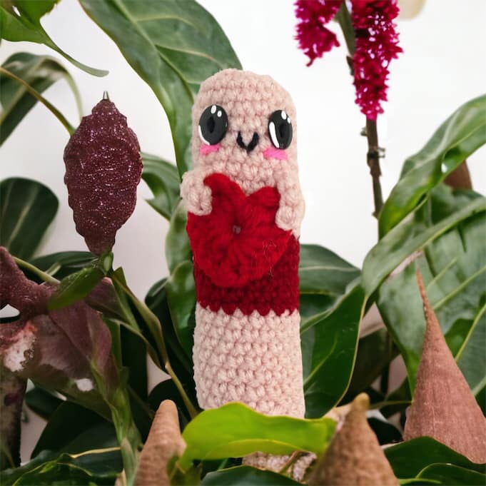 Emotional Support Worm Pattern