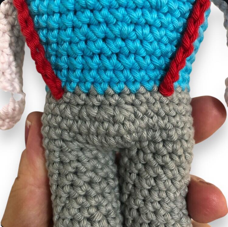 crochet pattern for Sloth or Lars doll with bubble butt