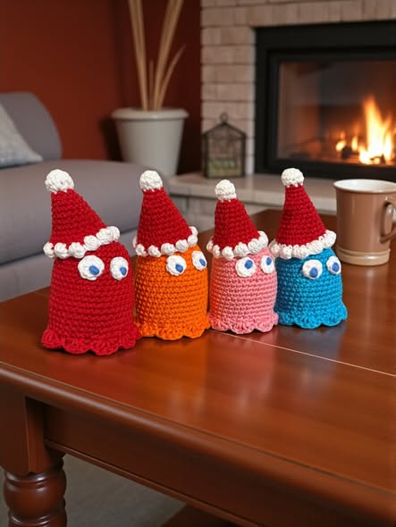 Pac-Man Ghosts with Santa Hat mod