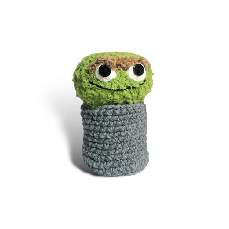 crochet oscar the grouch looking satisfied