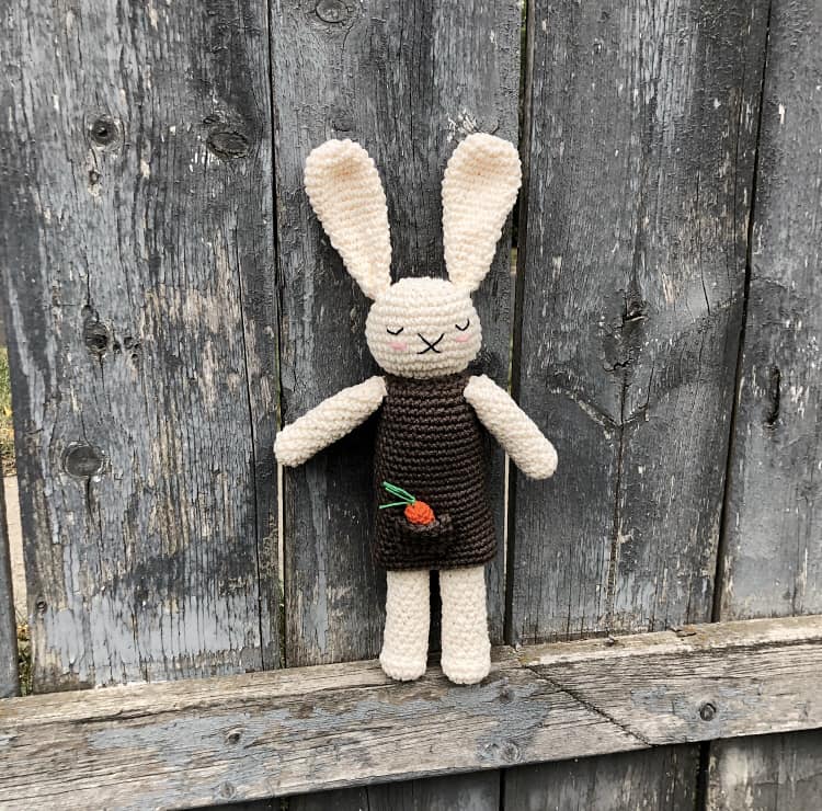 PATTERN: Crochet Old Fashioned Bunny