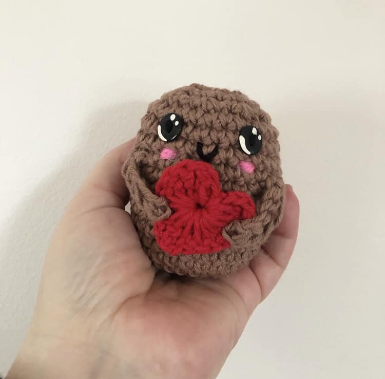 PATTERN: Crochet Emotional Support Potato – fatladycrochet